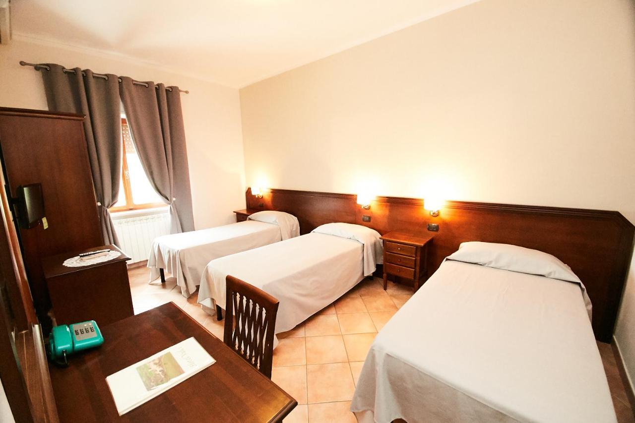 Hotel Vulci 蒙塔尔托迪卡斯特罗 外观 照片